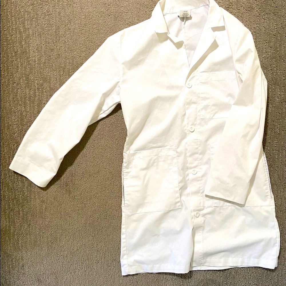 META  size 34 lab coat